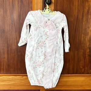 Edgehill Collection Baby Girl Pink and White Floral Sleeper Gown Ruffle 0-6M